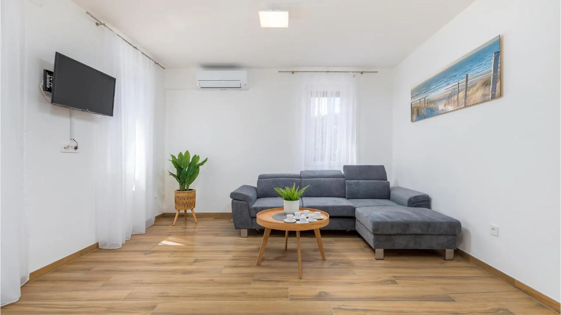 Pet Friendly Home In Peroj With Kitchen