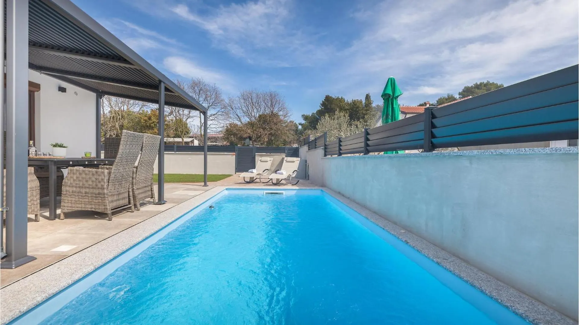 Pet Friendly Home In Peroj With Kitchen Holiday home